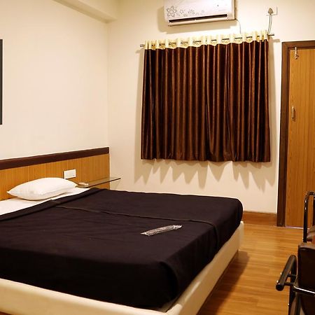 Kailash Residency Hotel Аурангабад Екстериор снимка