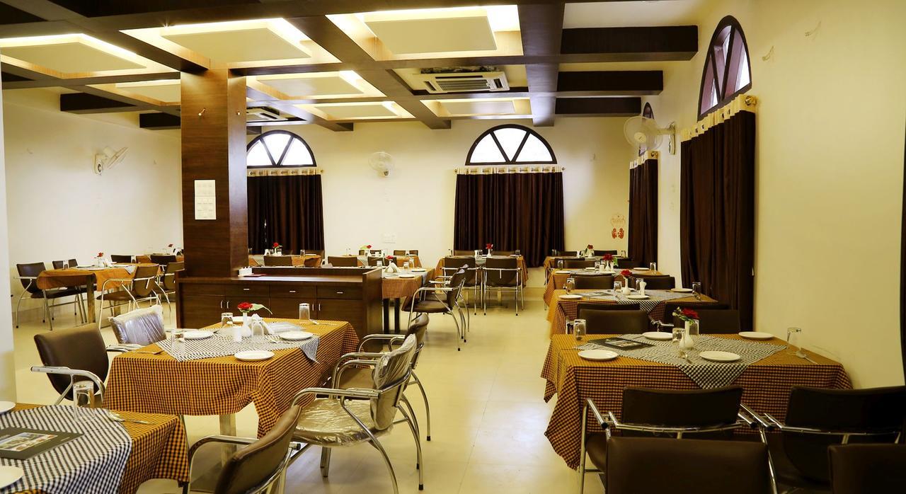 Kailash Residency Hotel Аурангабад Екстериор снимка