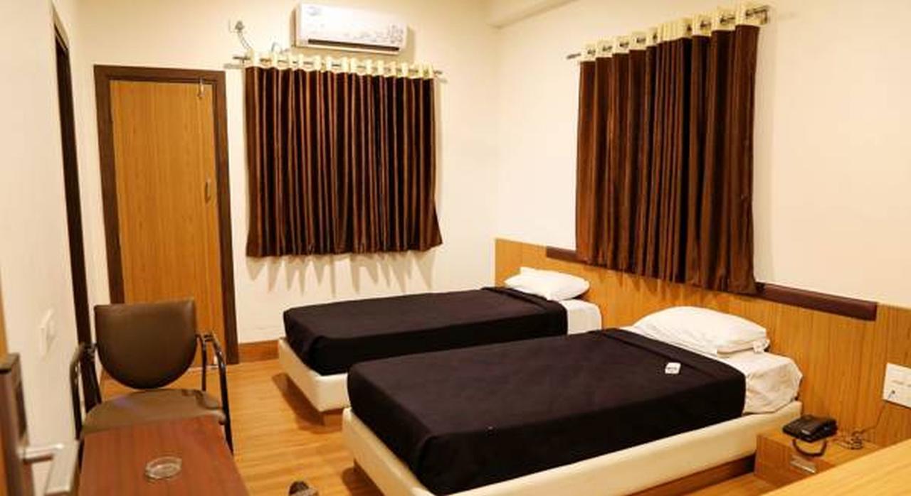 Kailash Residency Hotel Аурангабад Екстериор снимка
